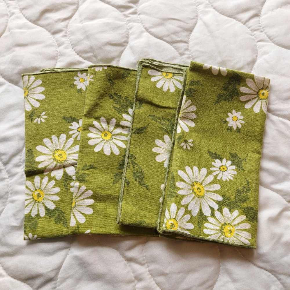 Vintage Daisy Floral Cloth Napkins Set of 4 Olive Green White Retro 16x16 Square